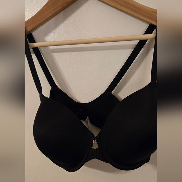 Fenty savage black tshirt bra most popular rihanna snug support  38DDD - Picture 5 of 13